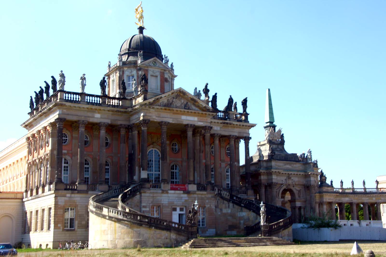 Potsdam: Neues Palais, Communs